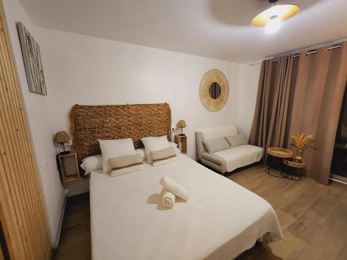 Le Cinderella Apartment Le Diamant 0*,
